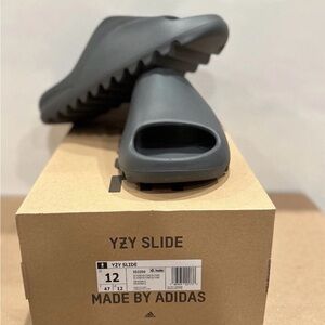 Adidas YZY Slide in Charcoal Black